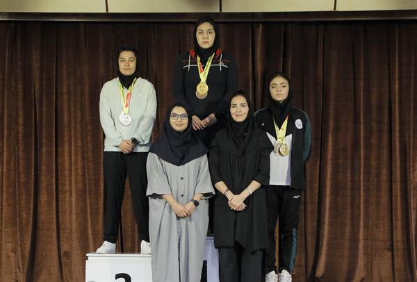 اهدای مدال بانوان