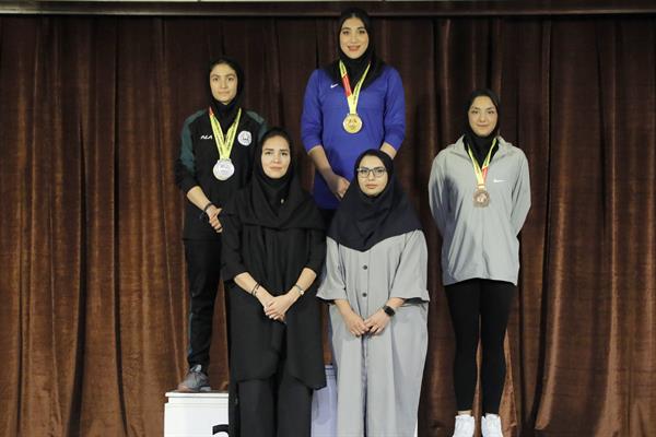 اهدای مدال بانوان