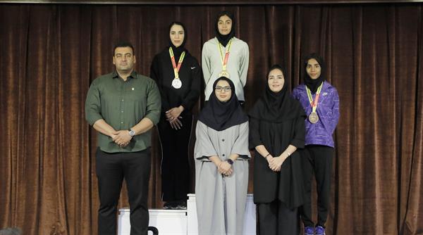 اهدای مدال بانوان